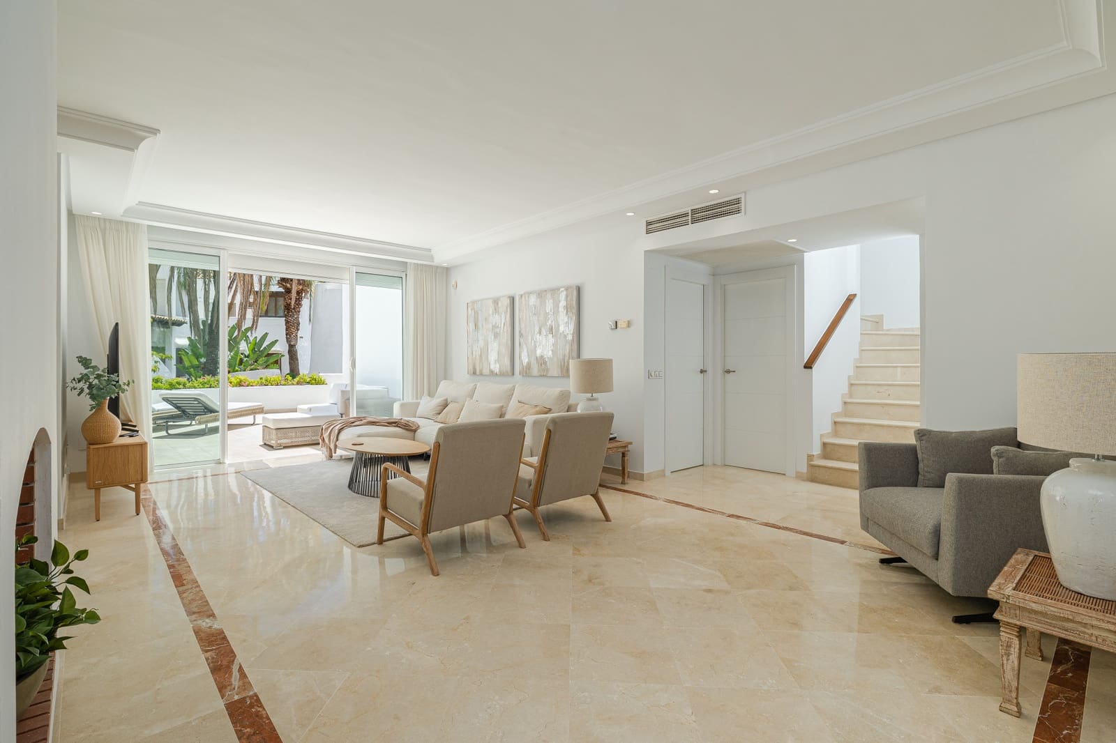 4 bedroom Penthouse for sale in Marbella with pool garage - € 3,150,000 (Ref: 6922534)