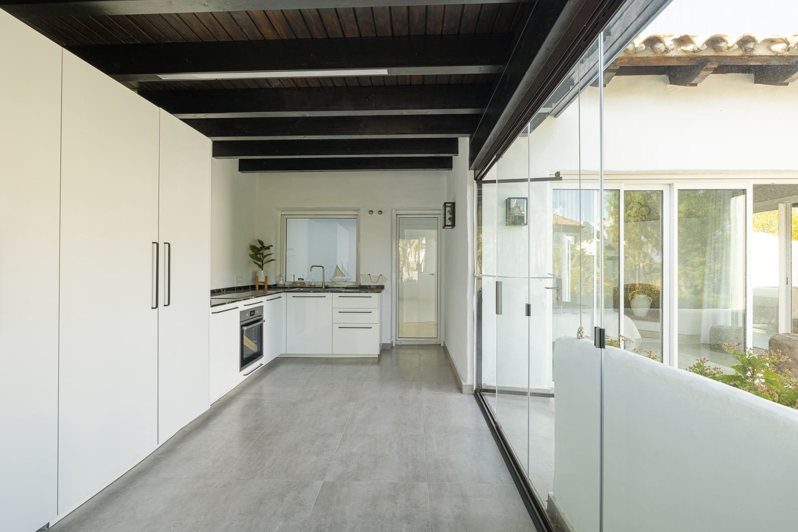 4 bedroom Penthouse for sale in Marbella with pool garage - € 3,150,000 (Ref: 6922534)