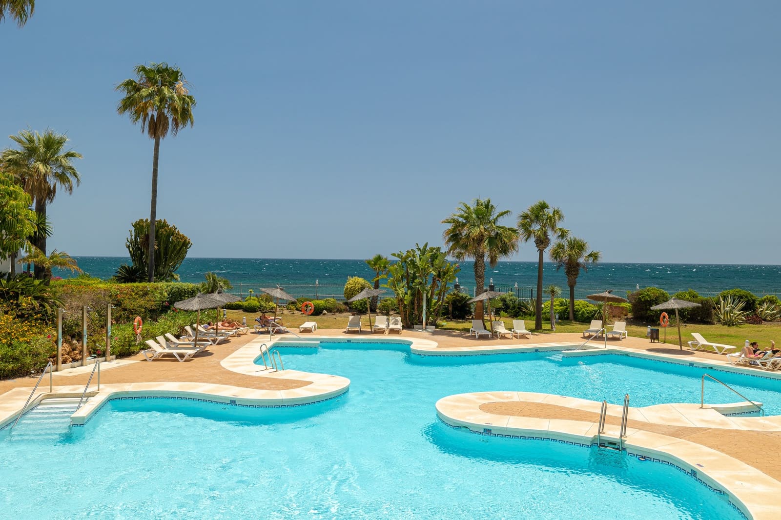 4 bedroom Penthouse for sale in Marbella with pool garage - € 3,150,000 (Ref: 6922534)