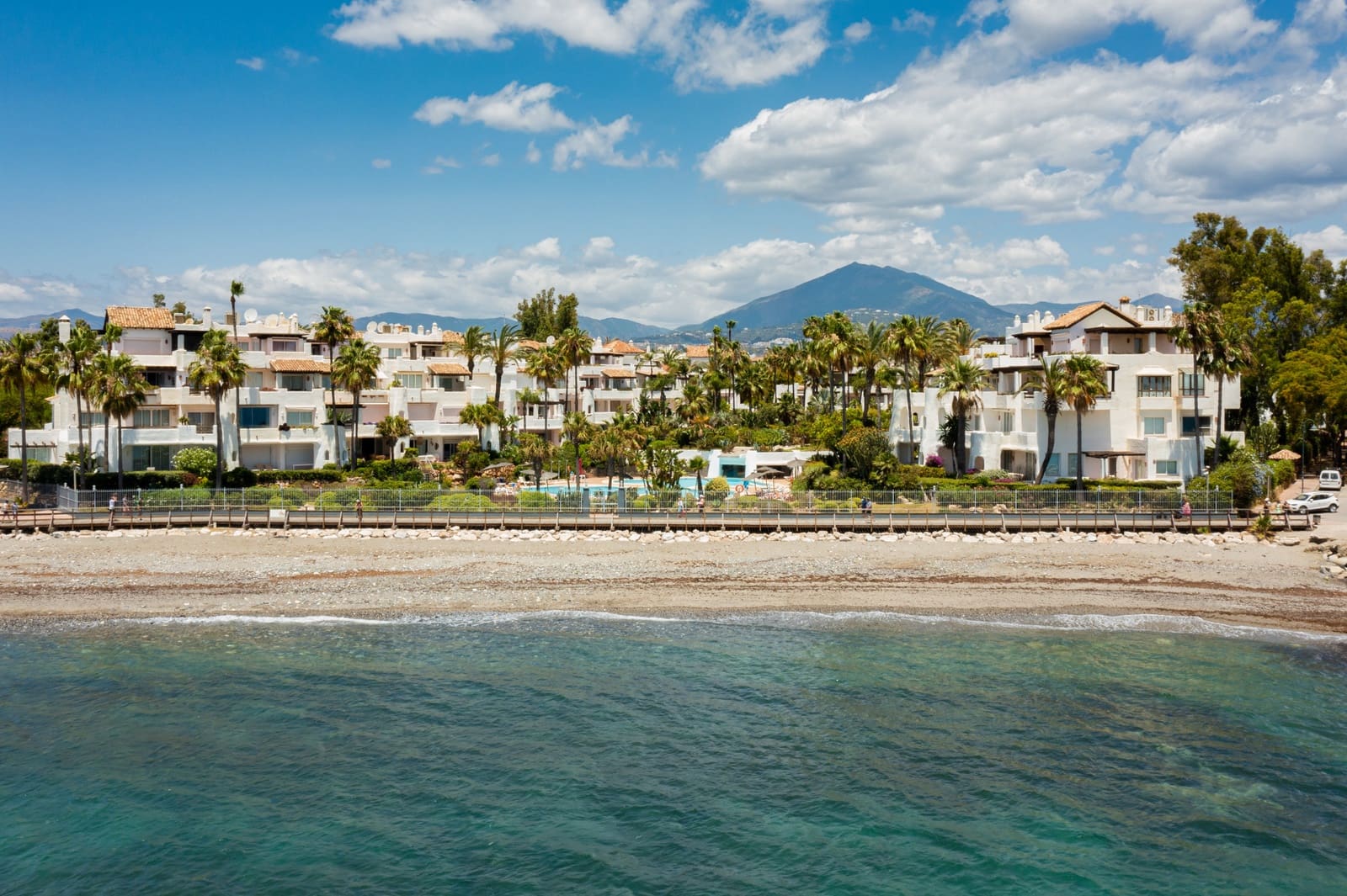 4 bedroom Penthouse for sale in Marbella with pool garage - € 3,150,000 (Ref: 6922534)