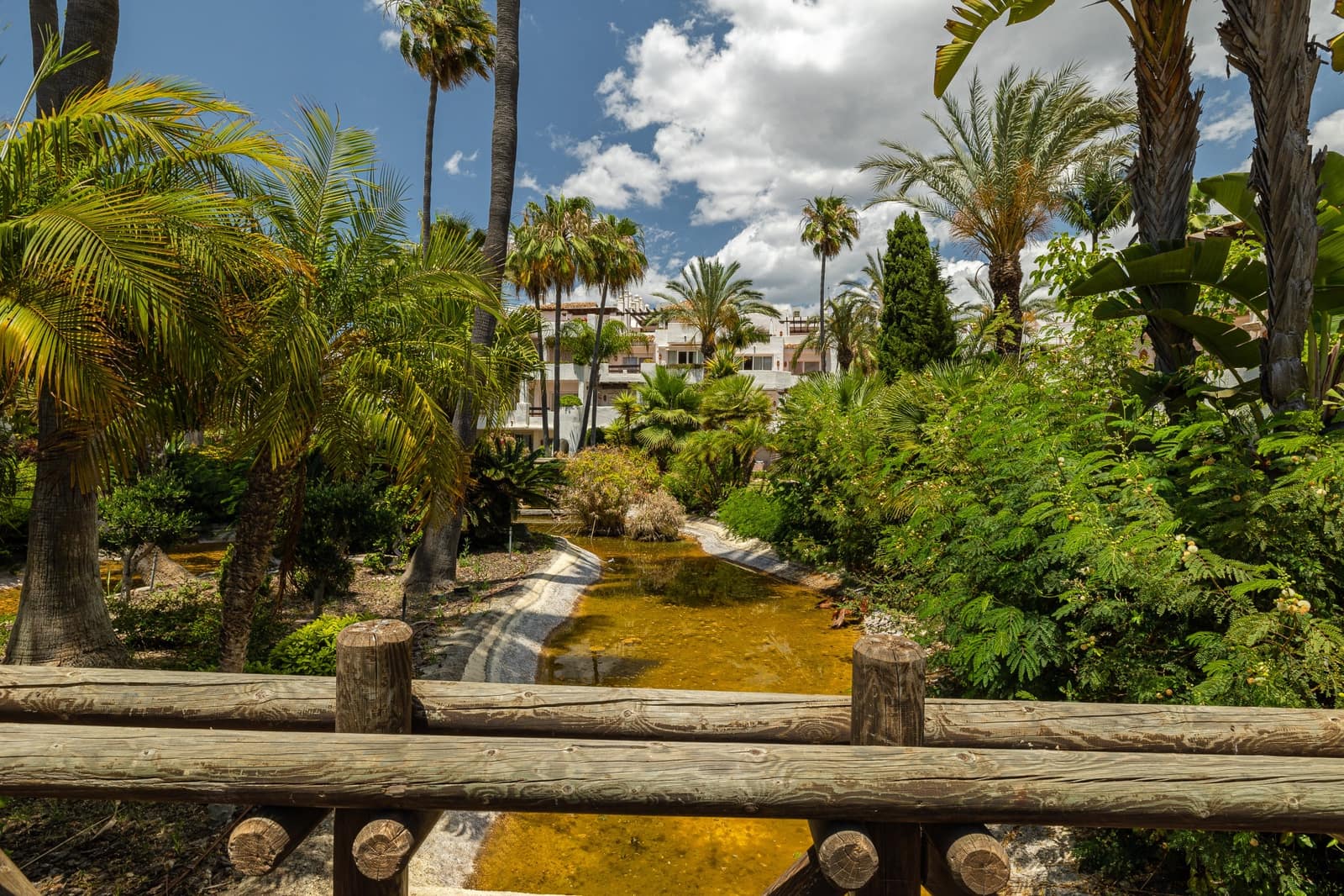 4 bedroom Penthouse for sale in Marbella with pool garage - € 3,150,000 (Ref: 6922534)