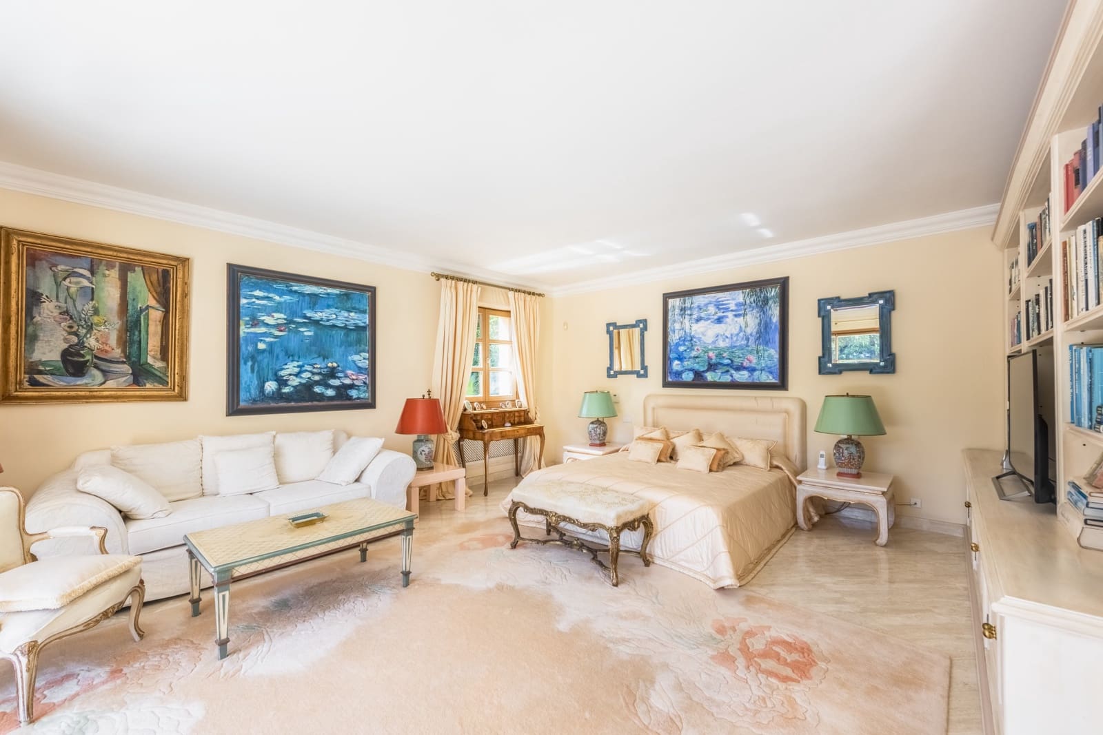 4 bedroom Villa for sale in Marbella with pool garage - € 3,495,000 (Ref: 6962292)