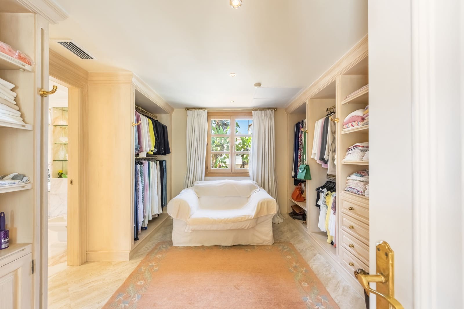 4 bedroom Villa for sale in Marbella with pool garage - € 3,495,000 (Ref: 6962292)