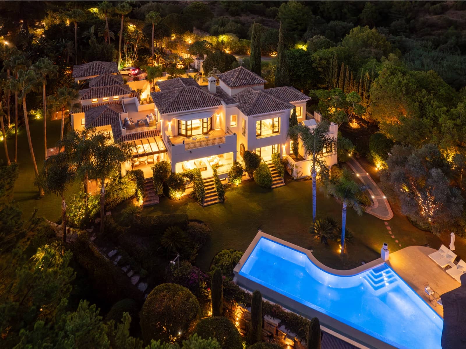 6 bedroom Villa for sale in Marbella with pool garage - € 8,950,000 (Ref: 6986464)