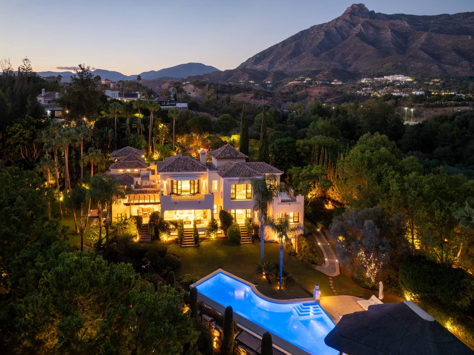 6 bedroom Villa for sale in Marbella with pool garage - € 8,950,000 (Ref: 6986464)