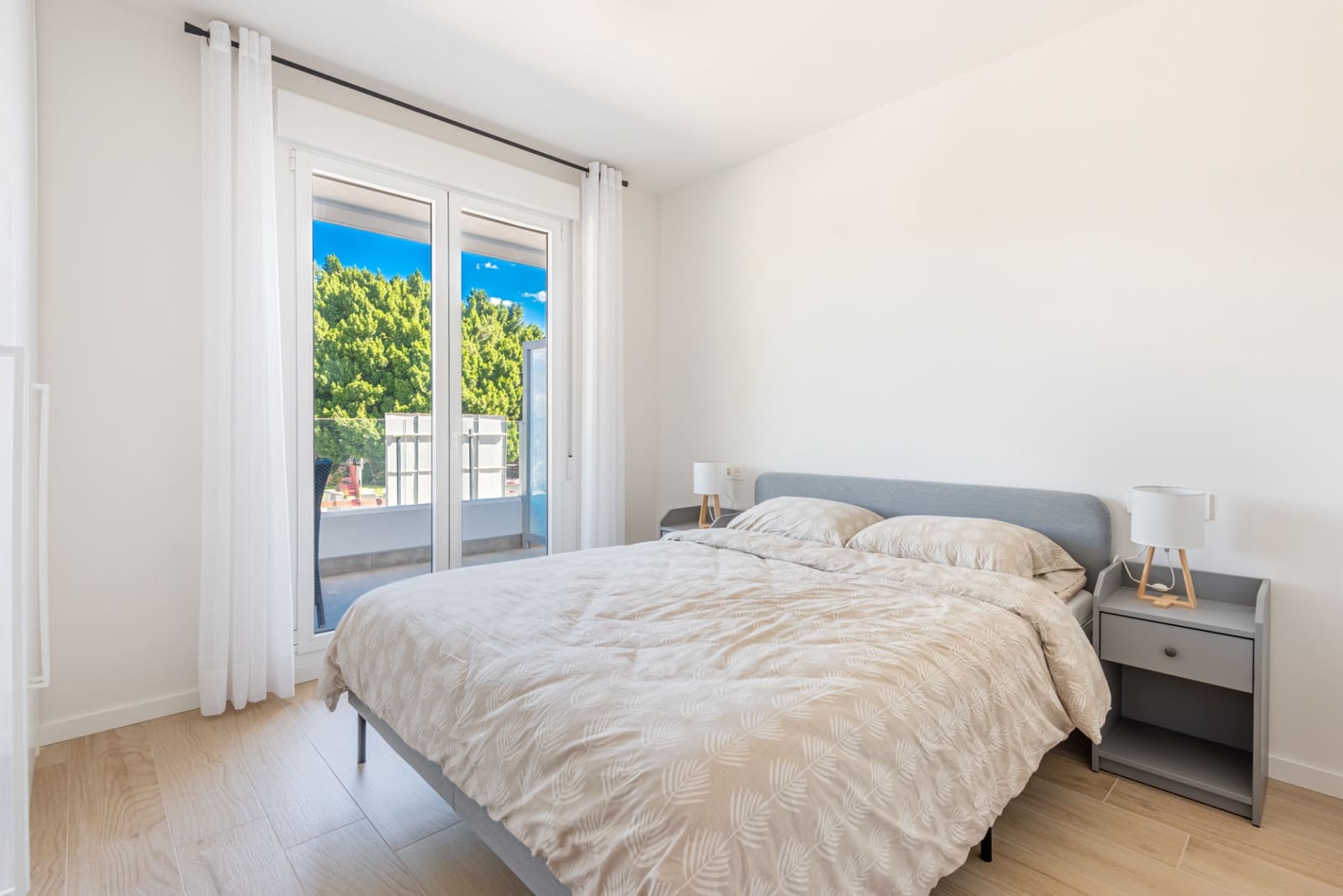 2 Zimmer Apartment zu vermieten in Nueva Andalucia mit Pool Garage - 2.300 € (Ref: 7078946)