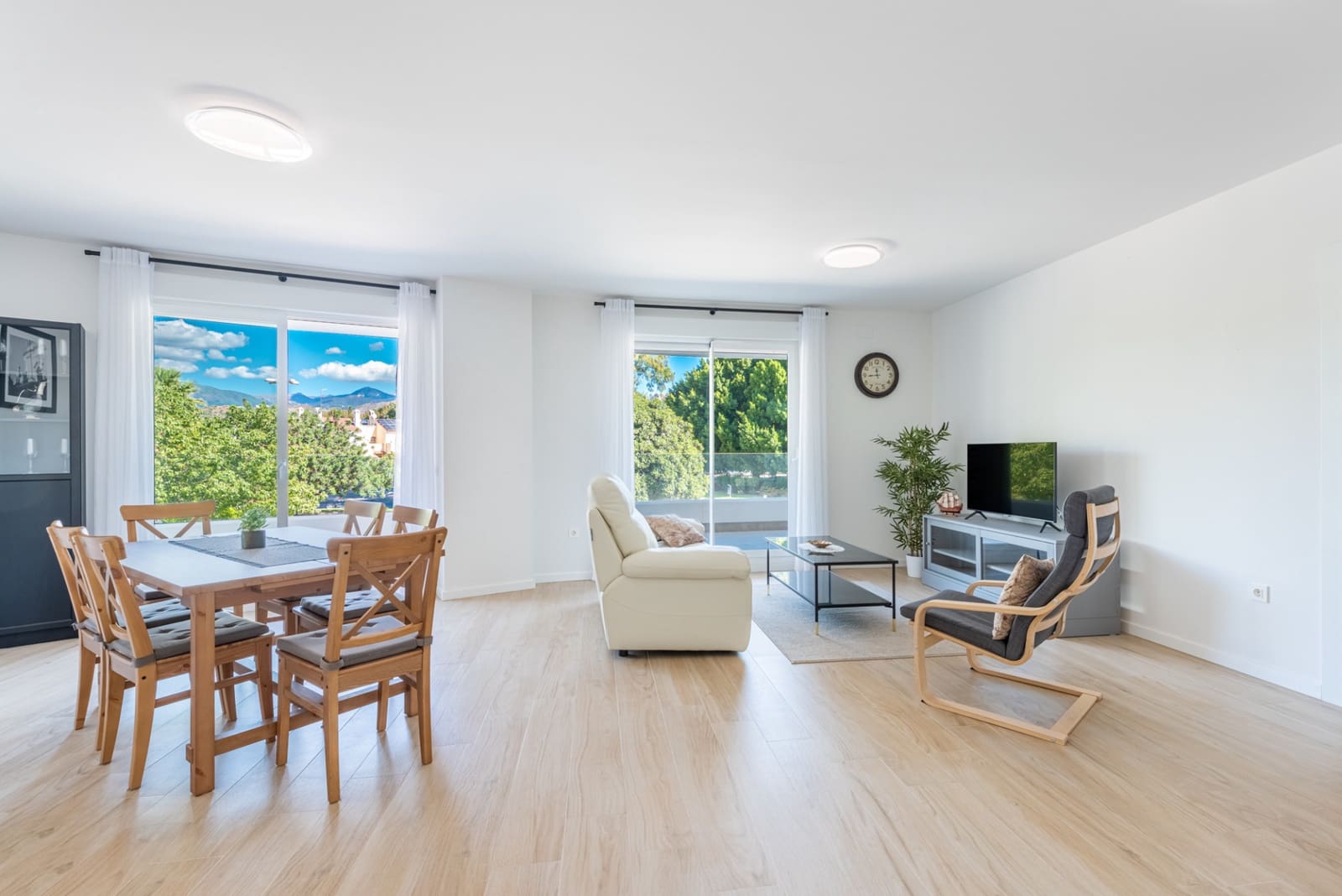 2 Zimmer Apartment zu vermieten in Nueva Andalucia mit Pool Garage - 2.300 € (Ref: 7078946)