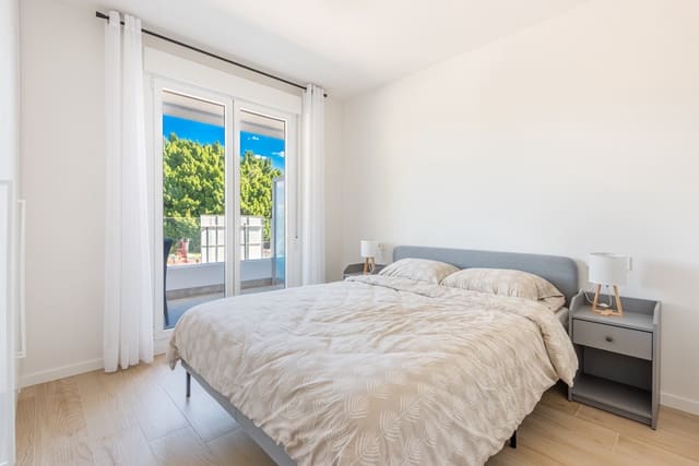 2 Zimmer Apartment zu vermieten in Nueva Andalucia, Marbella mit Pool Garage - 2.300 € (Ref: 7078946)