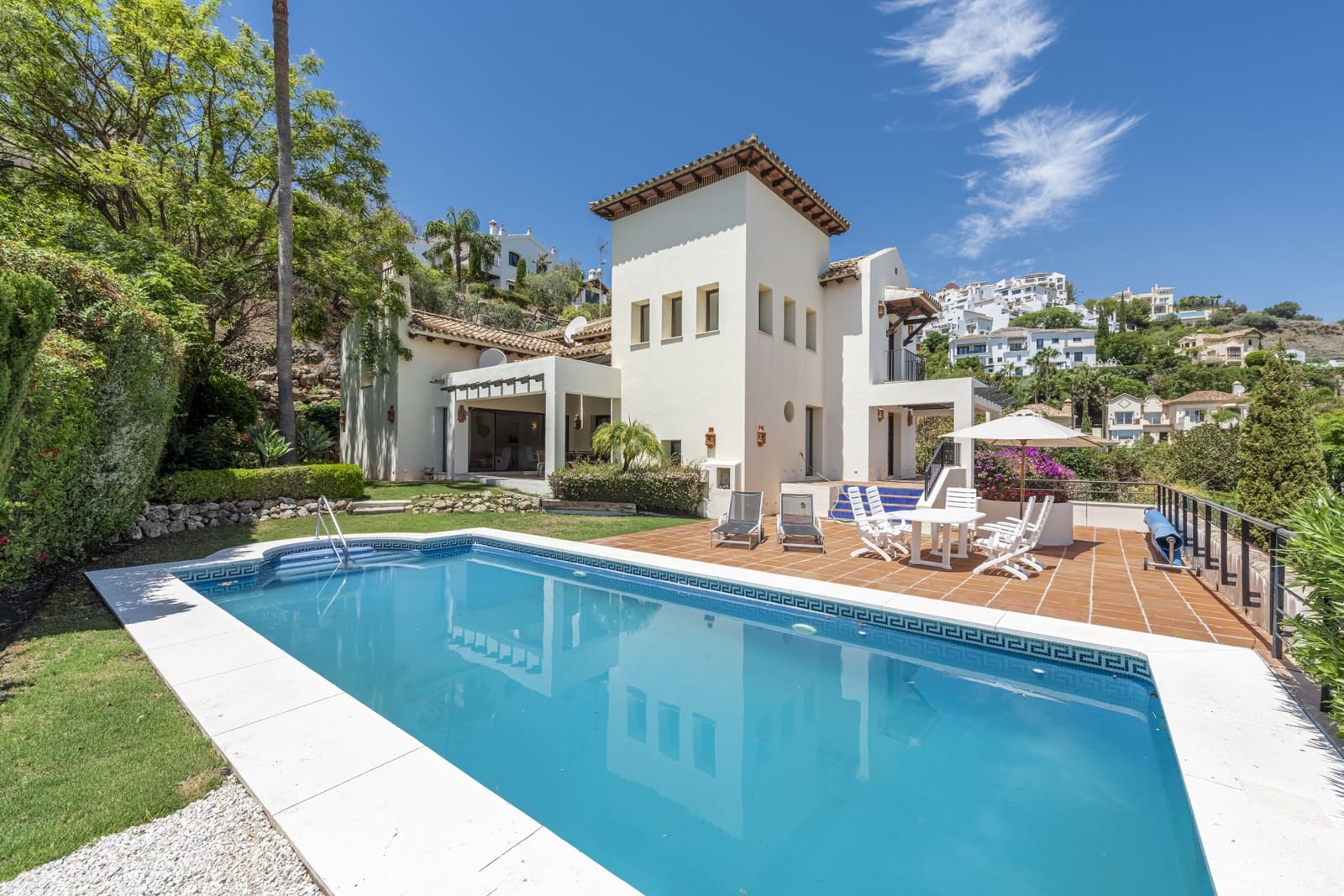 4 soveværelse Villa til salg i Los Arqueros med swimmingpool garage - € 1.899.000 (Ref: 7087493)