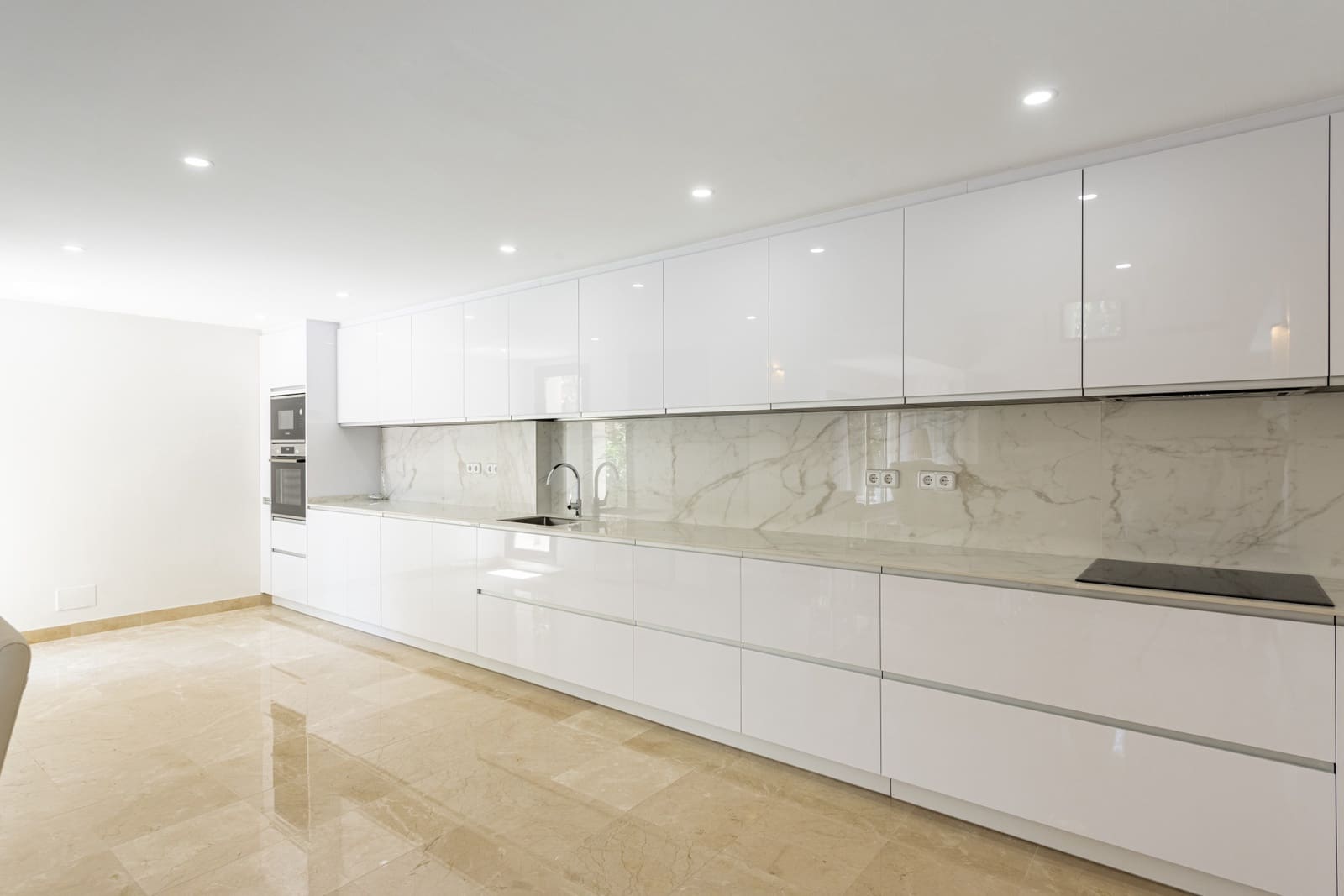 4 soveværelse Villa til salg i Los Arqueros med swimmingpool garage - € 1.899.000 (Ref: 7087493)