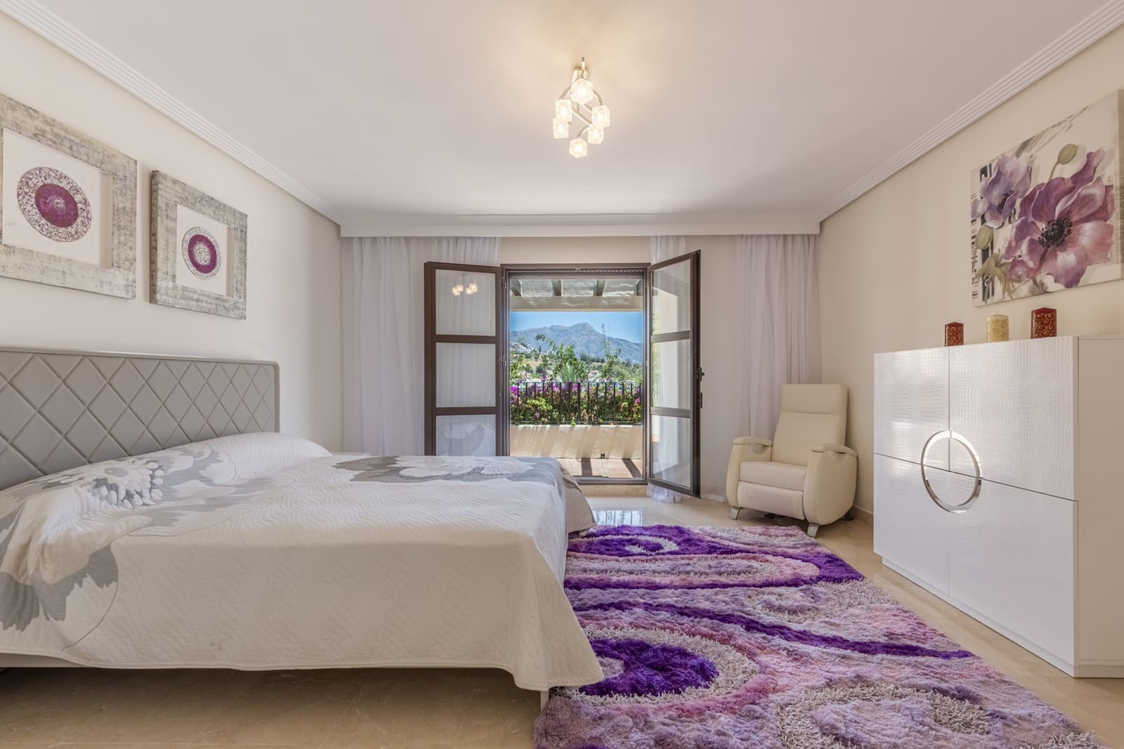 4 soveværelse Villa til salg i Los Arqueros med swimmingpool garage - € 1.899.000 (Ref: 7087493)