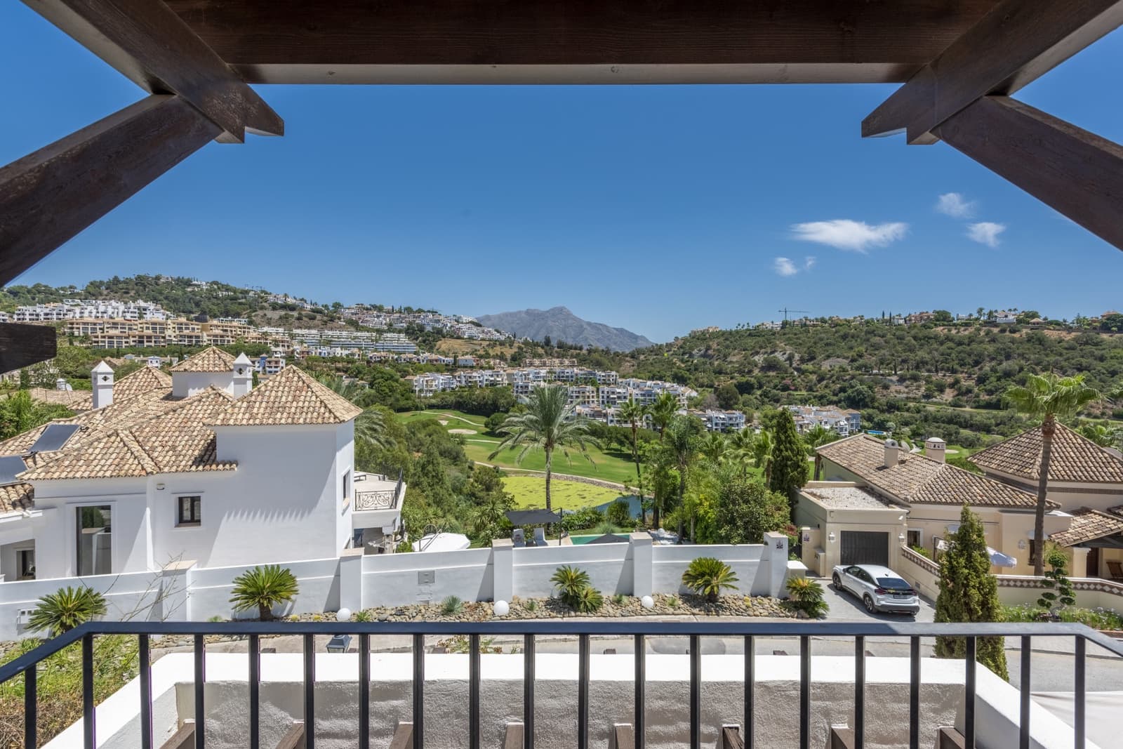 4 soveværelse Villa til salg i Los Arqueros med swimmingpool garage - € 1.899.000 (Ref: 7087493)