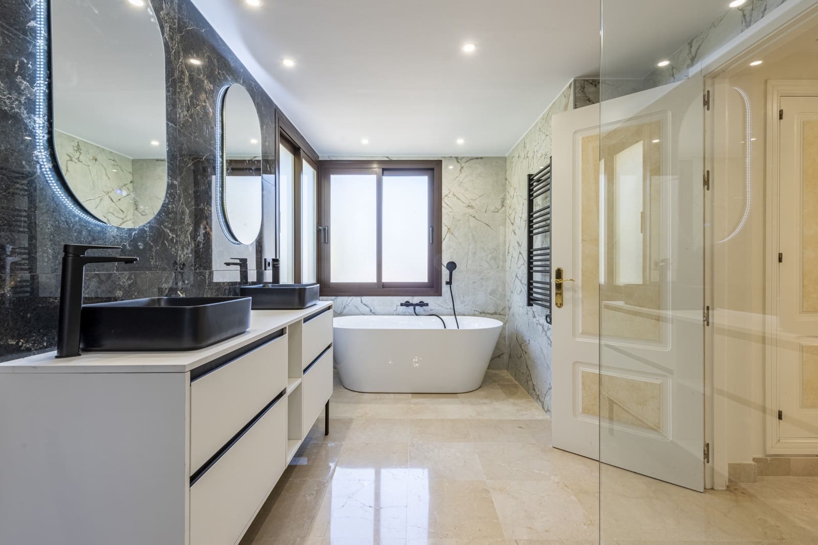 4 soveværelse Villa til salg i Los Arqueros med swimmingpool garage - € 1.899.000 (Ref: 7087493)