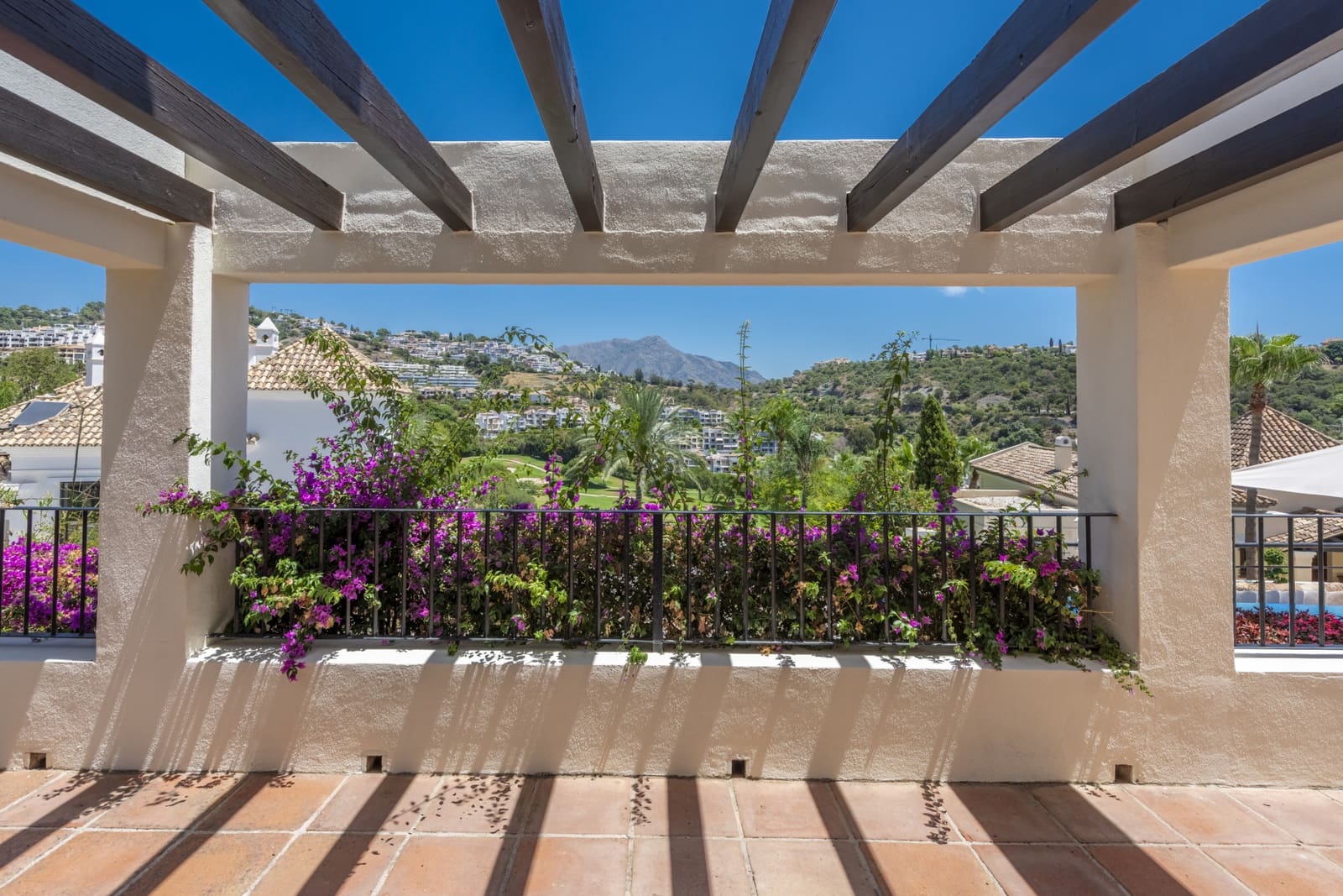 4 chambre Villa/Maison à vendre à Los Arqueros avec piscine garage - 1 999 990 € (Ref: 7087493)