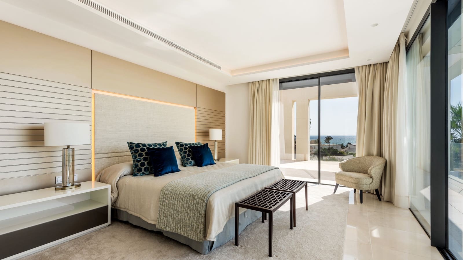 5 bedroom Villa for sale in Marbella with pool garage - € 4,995,000 (Ref: 7200899)