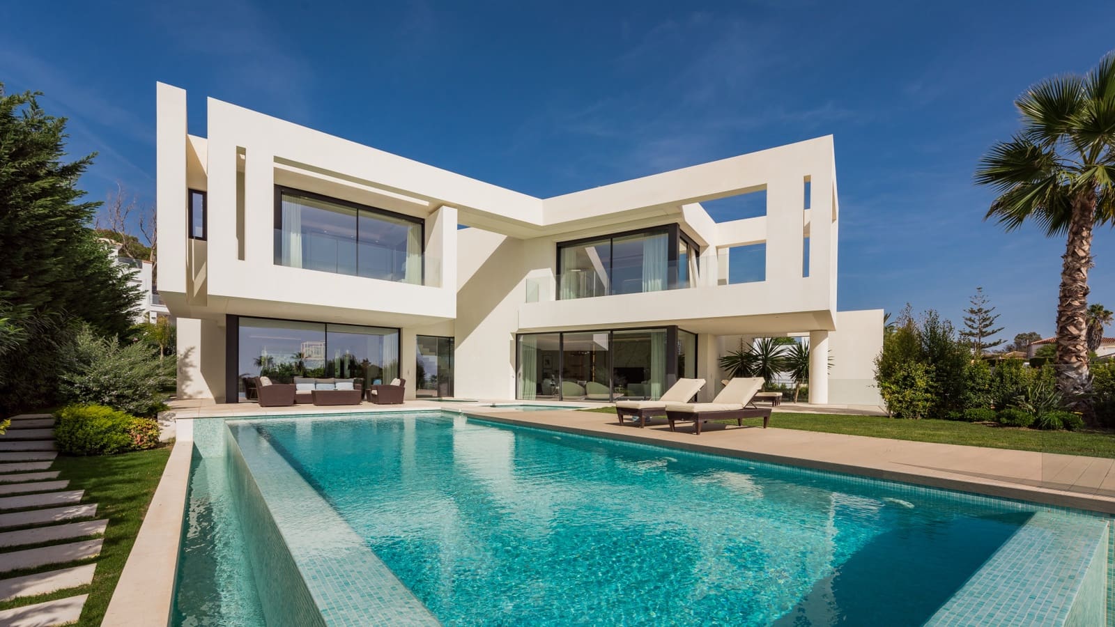 Chalet de 5 habitaciones en Marbella en venta con piscina garaje - 4.995.000 € (Ref: 7200899)