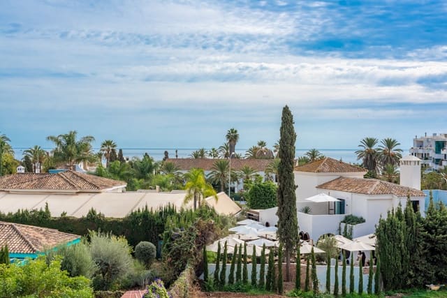 3 makuuhuone Huvila vuokrattavana paikassa Golden Mile, Marbella mukana uima-altaan 
autotalli - 7 000 € (Ref: 7200901)