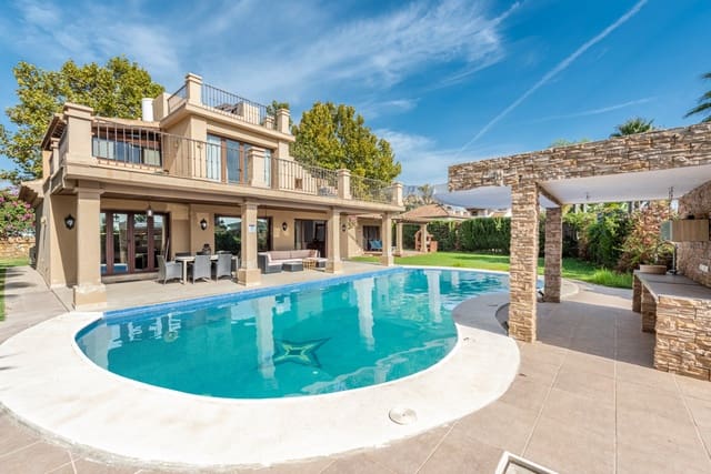 3 makuuhuone Huvila vuokrattavana paikassa Golden Mile, Marbella mukana uima-altaan 
autotalli - 7 000 € (Ref: 7200901)