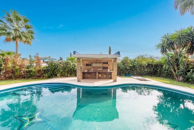 3 makuuhuone Huvila vuokrattavana paikassa Golden Mile, Marbella mukana uima-altaan 
autotalli - 7 000 € (Ref: 7200901)