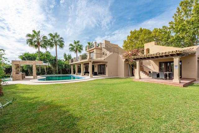 3 makuuhuone Huvila vuokrattavana paikassa Golden Mile, Marbella mukana uima-altaan 
autotalli - 7 000 € (Ref: 7200901)