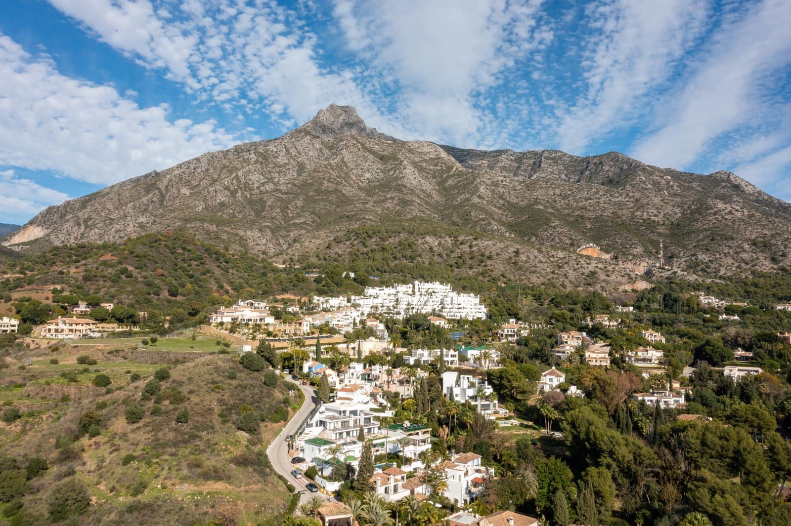 3 soverom Kjedet enebolig til salgs i Marbella med svømmebasseng garasje - € 2 200 000 (Ref: 7342409)
