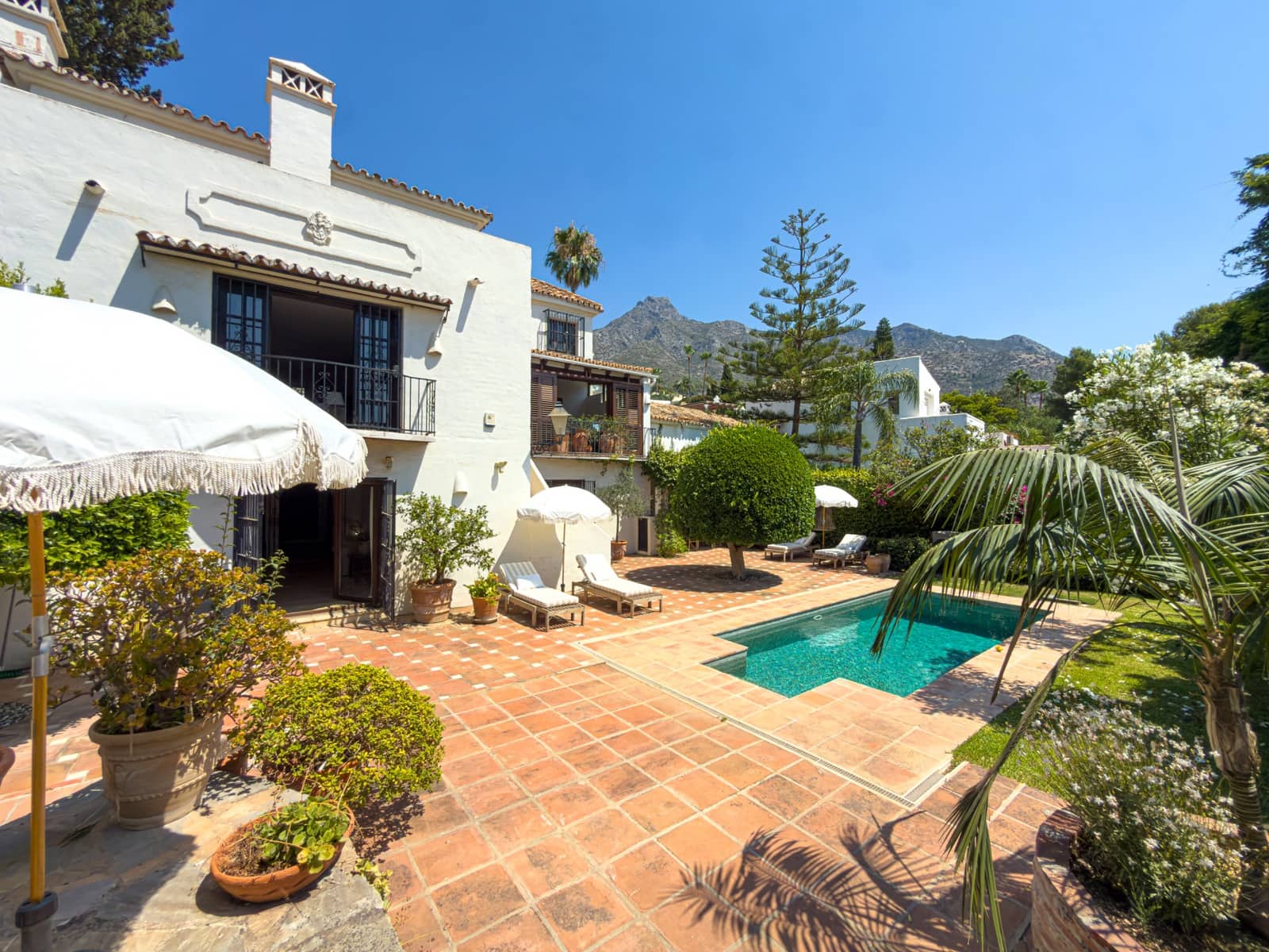 3 soverom Kjedet enebolig til salgs i Marbella med svømmebasseng garasje - € 2 200 000 (Ref: 7342409)
