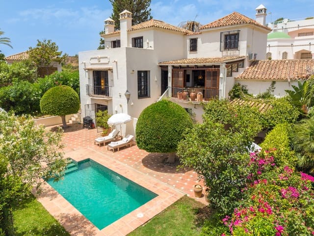 3 soverom Kjedet enebolig til salgs i Marbella med svømmebasseng garasje - € 2 200 000 (Ref: 7342409)