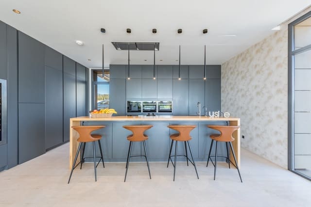 6 slaapkamer Villa voor vakantieverhuur in Marbella met zwembad garage - € 35.000 (Ref: 7391844)