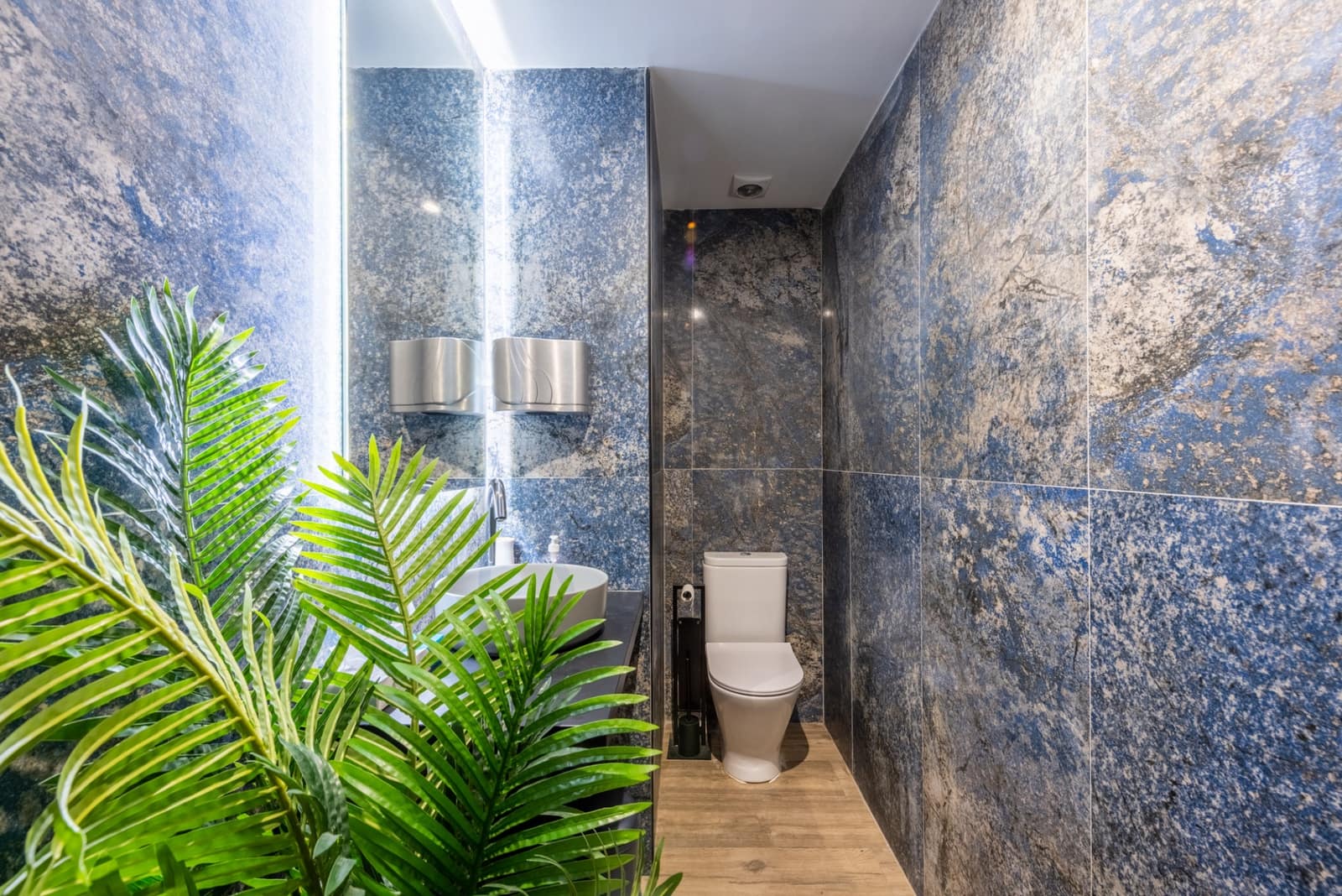 Restaurant/Bar til salg i Estepona - € 1.000.000 (Ref: 7428009)