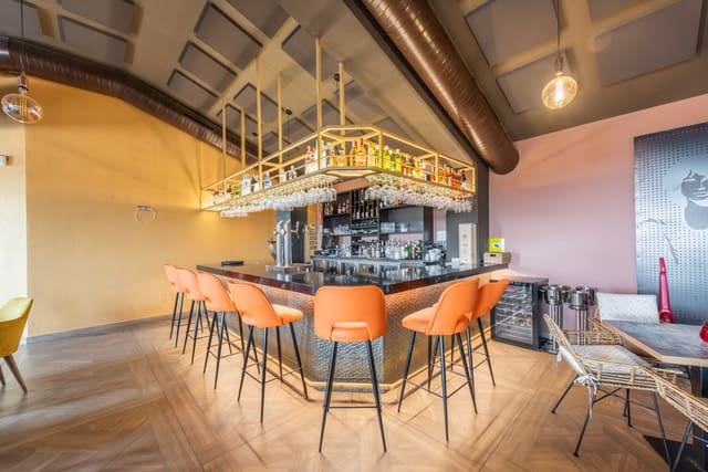 Restaurant/bar te koop in Estepona - € 900.000 (Ref: 7428009)