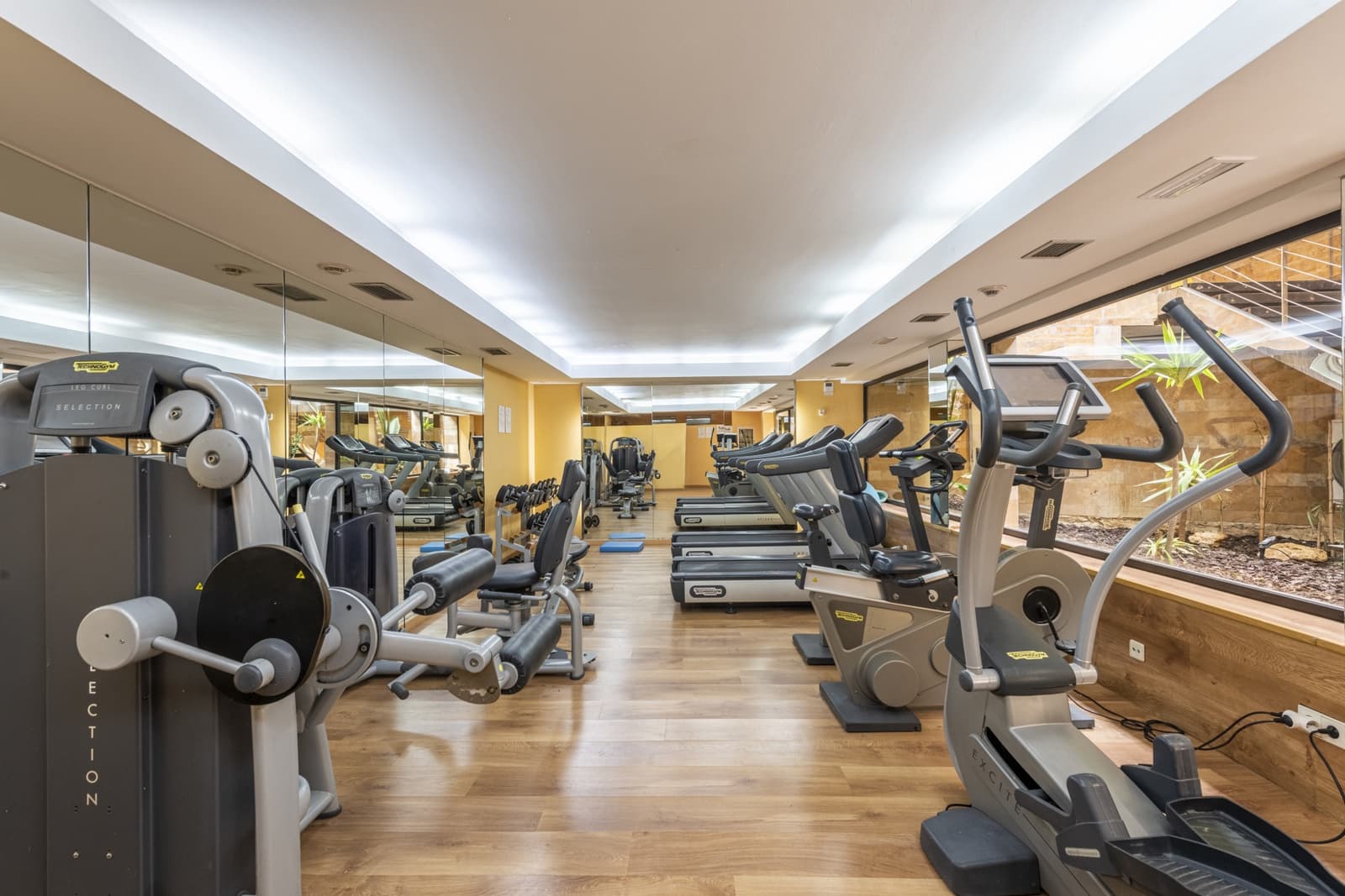 3 Zimmer Apartment zu verkaufen in Marbella mit Pool - 1.300.000 € (Ref: 7435302)