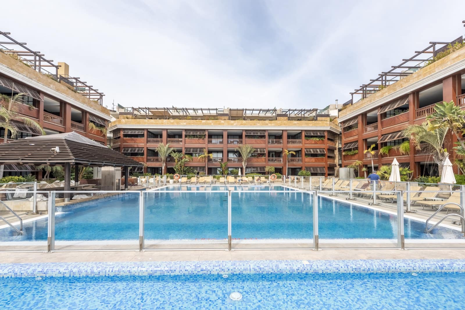 3 Zimmer Apartment zu verkaufen in Marbella mit Pool - 1.300.000 € (Ref: 7435302)