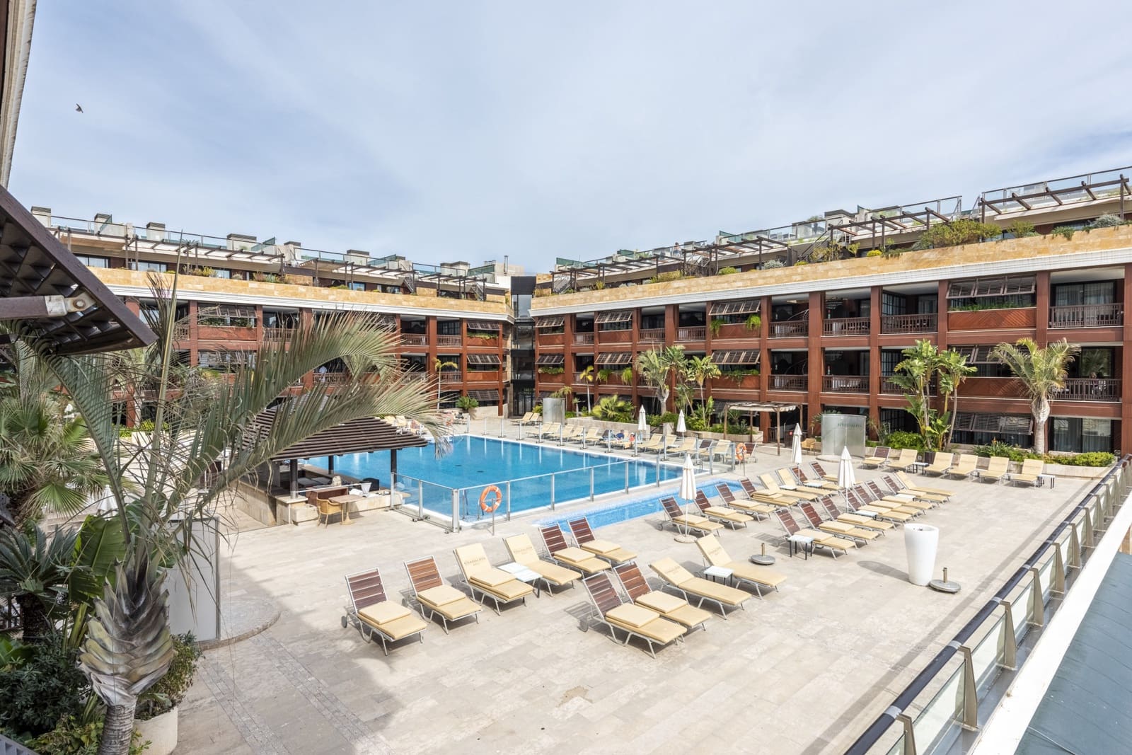 3 Zimmer Apartment zu verkaufen in Marbella mit Pool - 1.300.000 € (Ref: 7435302)
