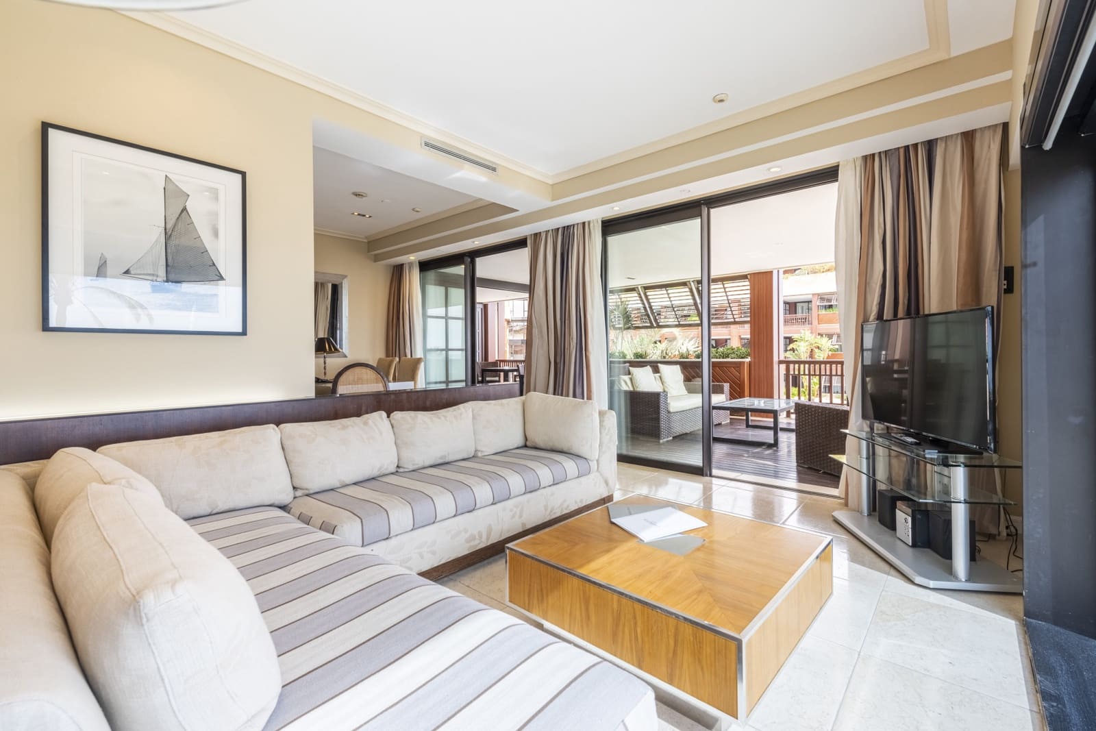 Apartamento de 3 habitaciones en Marbella en venta con piscina - 1.300.000 € (Ref: 7435302)