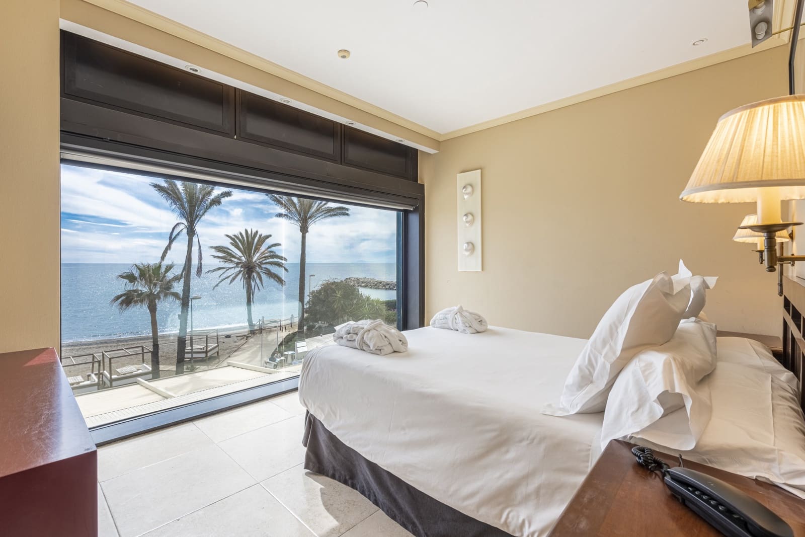 Apartamento de 3 habitaciones en Marbella en venta con piscina - 1.300.000 € (Ref: 7435302)