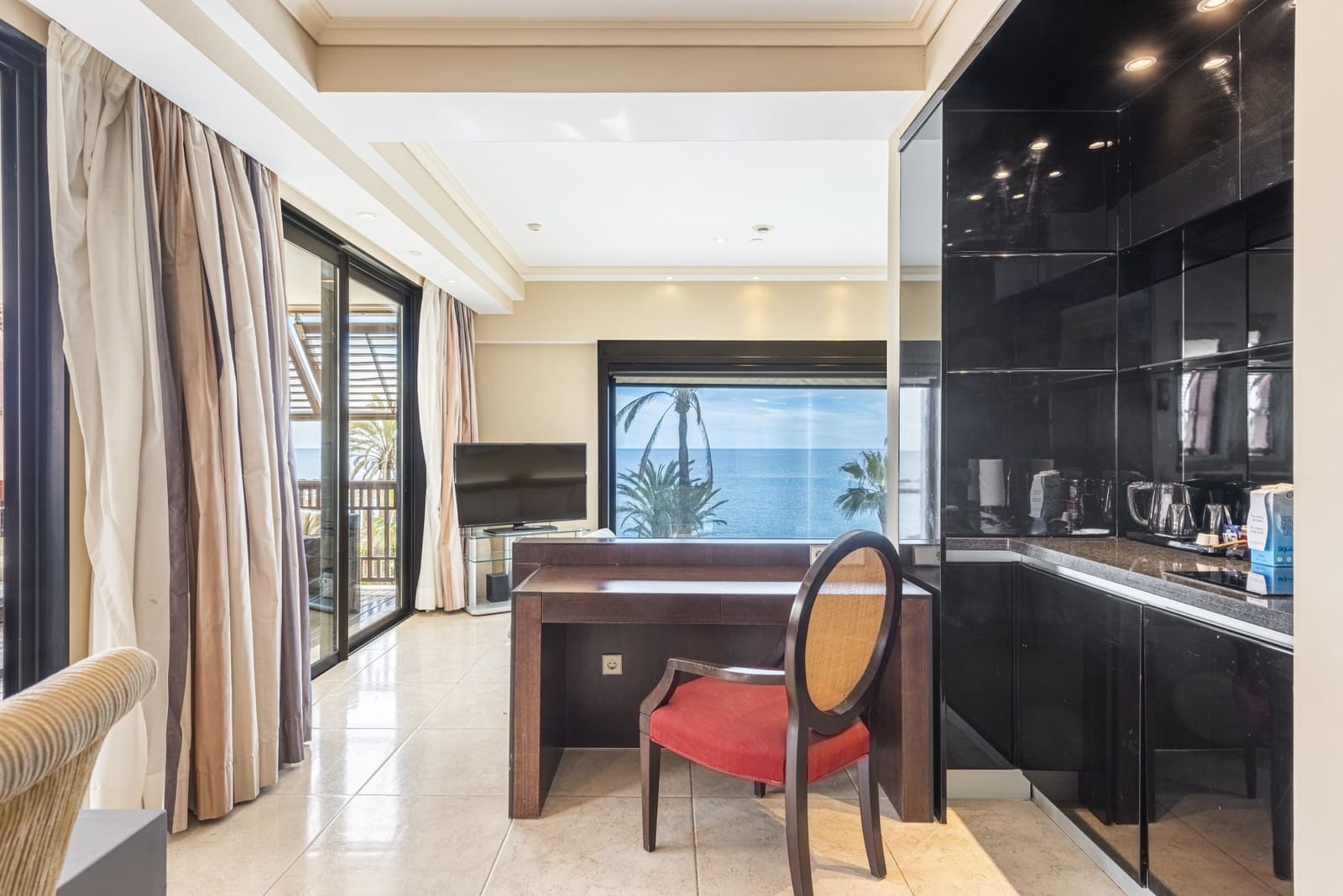 Apartamento de 3 habitaciones en Marbella en venta con piscina - 1.300.000 € (Ref: 7435302)