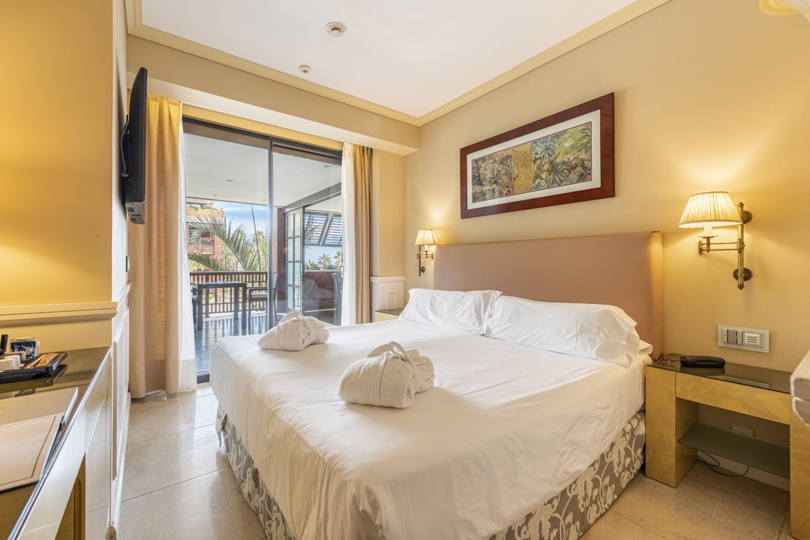 Apartamento de 3 habitaciones en Marbella en venta con piscina - 1.300.000 € (Ref: 7435302)