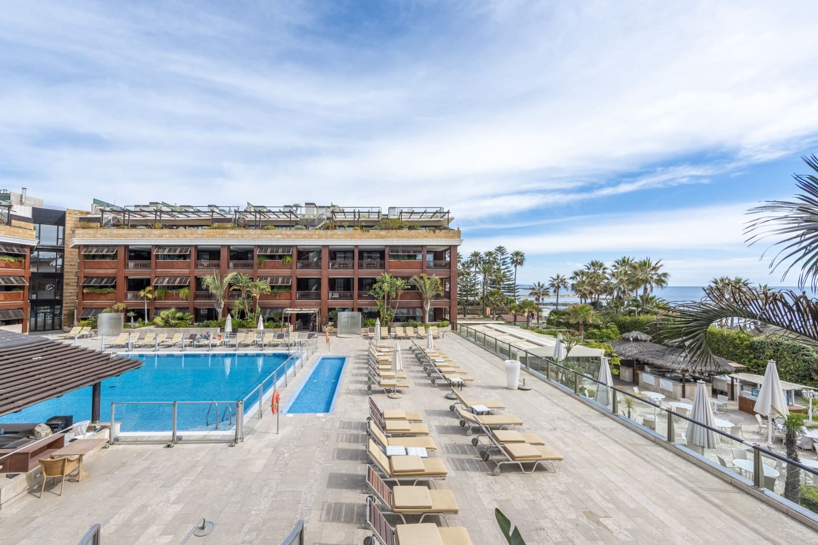 Apartamento de 3 habitaciones en Marbella en venta con piscina - 1.300.000 € (Ref: 7435302)