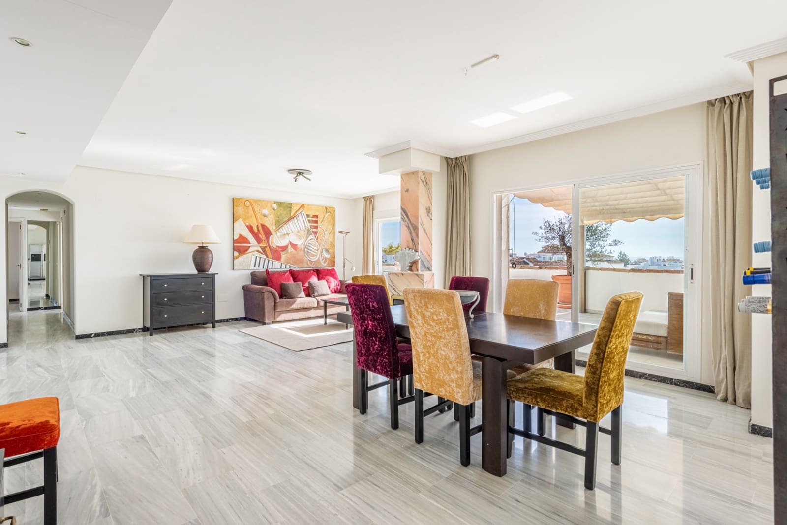 3 quarto Penthouse para arrendar em Marbella com piscina garagem - 4 000 € (Ref: 7441042)