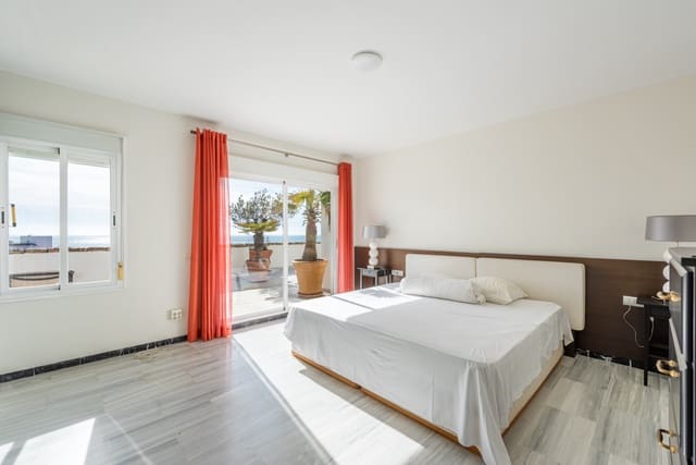 3 slaapkamer Penthouse te huur in Marbella met zwembad garage - € 4.000 (Ref: 7441042)