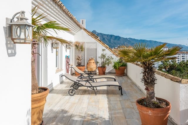 3 slaapkamer Penthouse te huur in Marbella met zwembad garage - € 4.000 (Ref: 7441042)