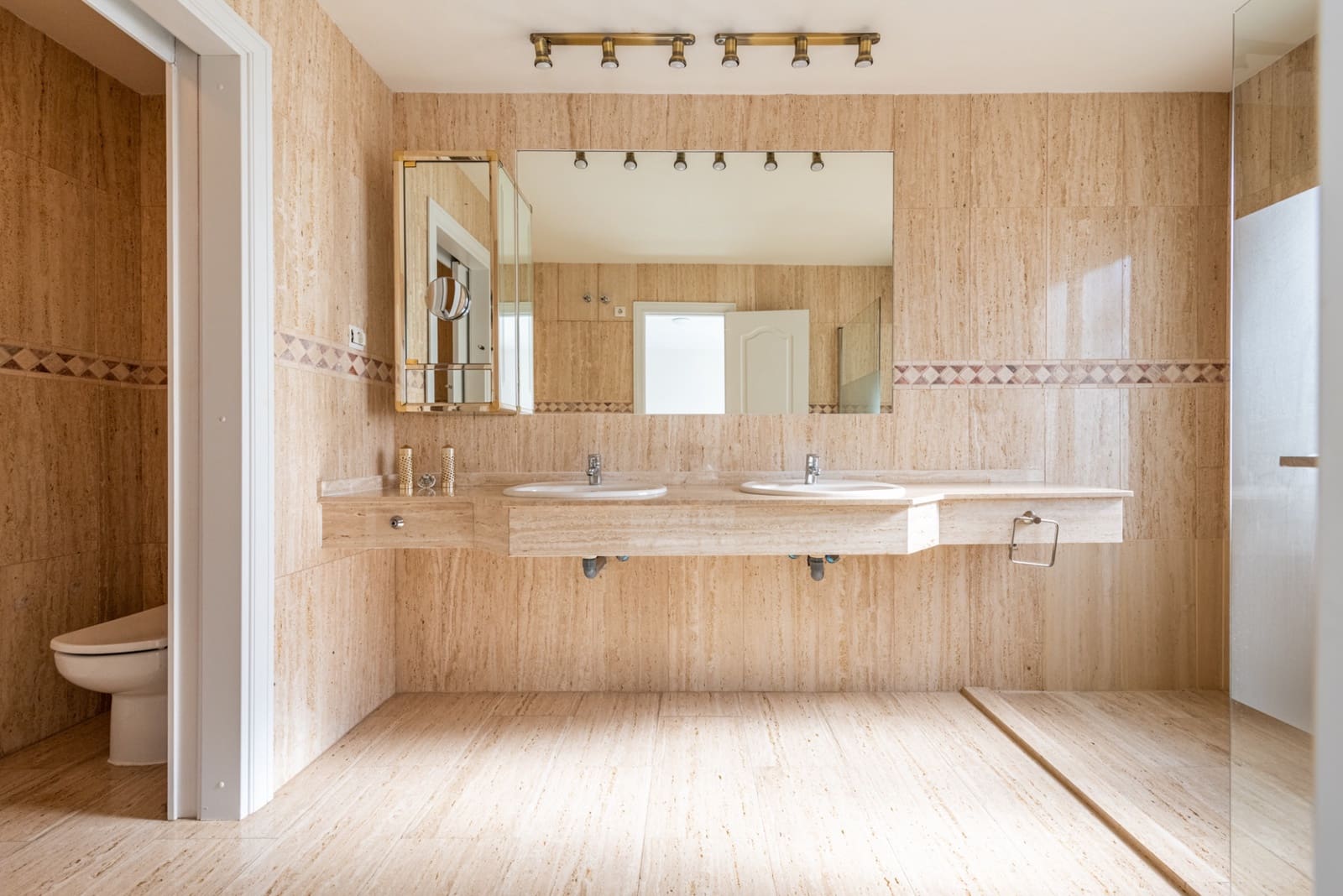 3 quarto Penthouse para arrendar em Marbella com piscina garagem - 4 000 € (Ref: 7441042)