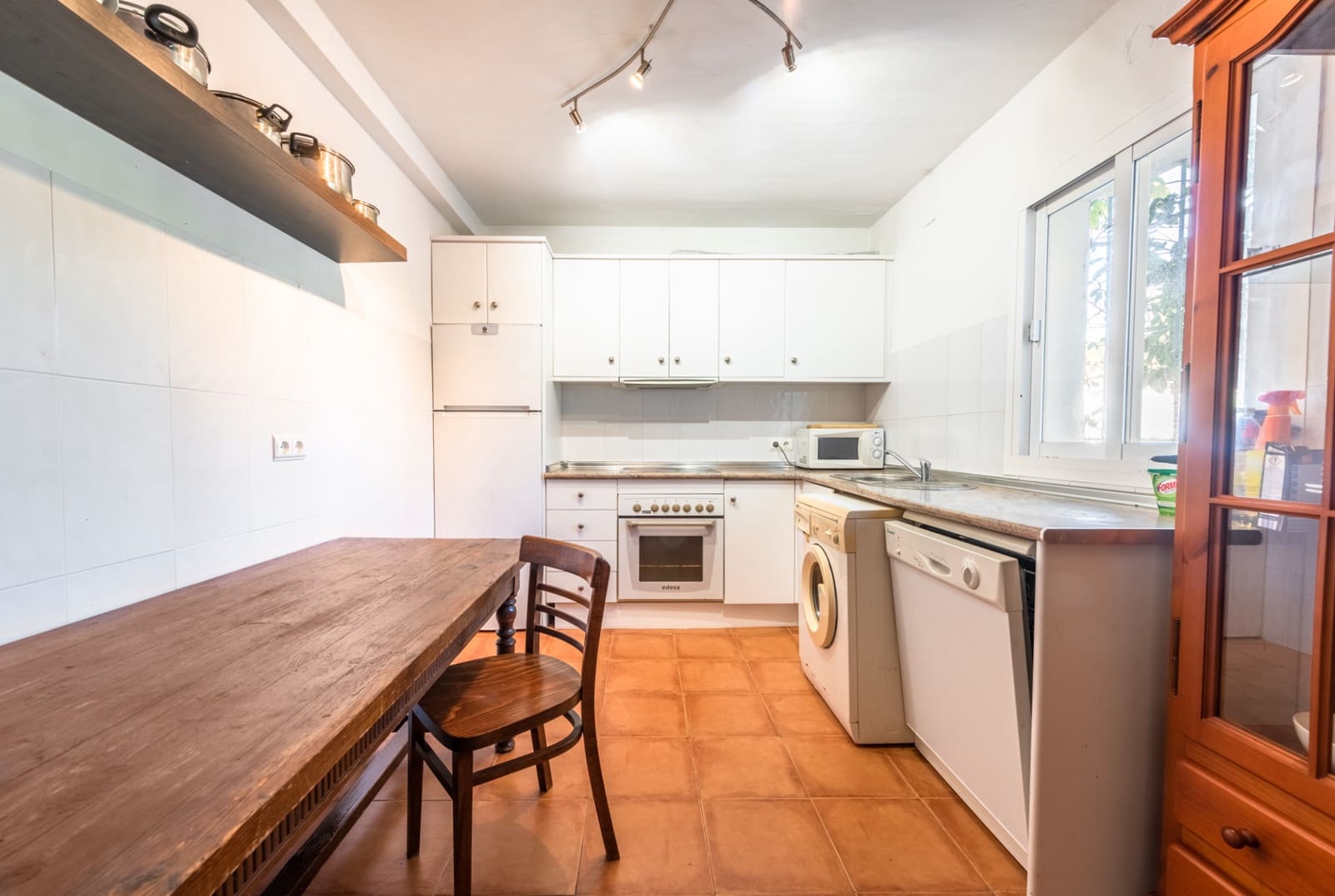 4 sypialnia Willa na sprzedaż w Marbella z basenem garażem - 925 000 € (Ref: 7490866)