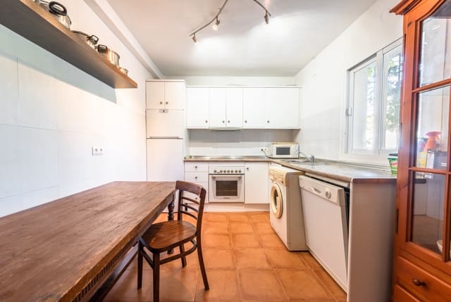 4 sypialnia Willa na sprzedaż w Marbella z basenem garażem - 925 000 € (Ref: 7490866)