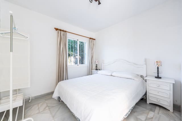 4 chambre Villa/Maison à vendre à Marbella avec piscine garage - 1 400 000 € (Ref: 7490866)