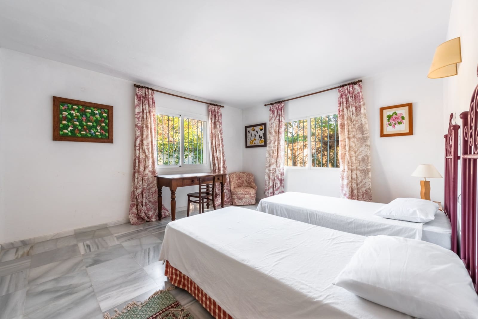 4 bedroom Villa for sale in Marbella with pool garage - € 1,400,000 (Ref: 7490866)