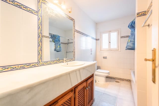 4 chambre Villa/Maison à vendre à Marbella avec piscine garage - 1 400 000 € (Ref: 7490866)