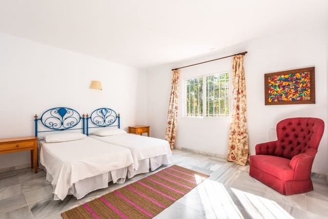 4 chambre Villa/Maison à vendre à Marbella avec piscine garage - 1 400 000 € (Ref: 7490866)