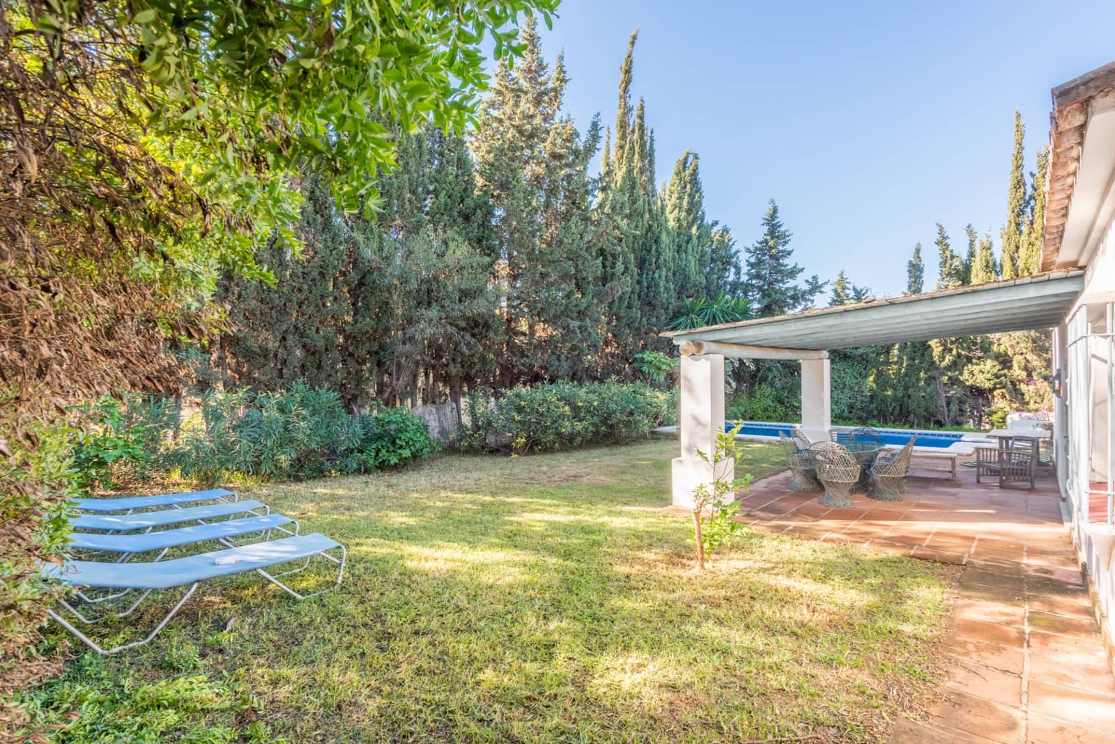4 bedroom Villa for sale in Marbella with pool garage - € 1,400,000 (Ref: 7490866)