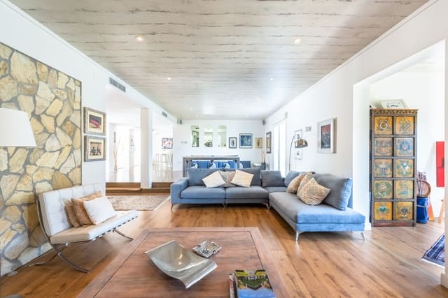 Chalet de 5 habitaciones en Marbella en venta con piscina garaje - 2.490.000 € (Ref: 7495130)